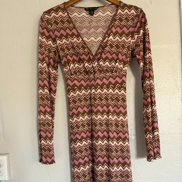 International Conspectus - Long Sleeve Dress - Picture 1 of 3